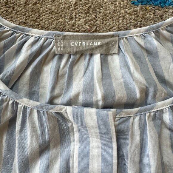 Everlane Silky Cotton Balloon Sleeve Blouse in Periwinkle/White Size 4 - Picture 4 of 6